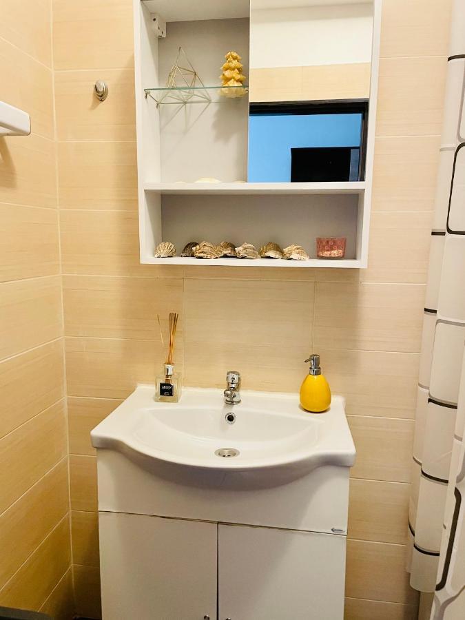 Dream Sury Apartment - Metrou Leonida, Spital Obregia Bukarest Exteriör bild